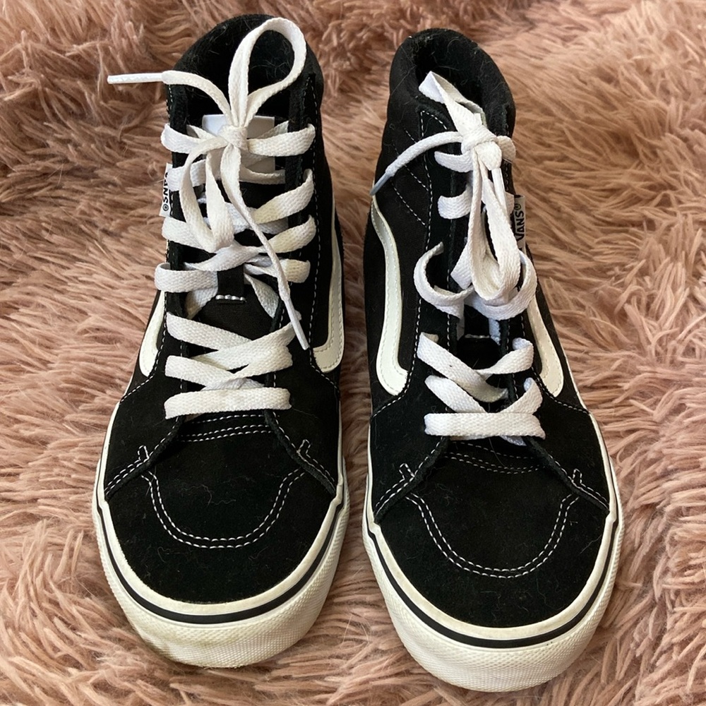 Like new Sk8-Hi Shoes